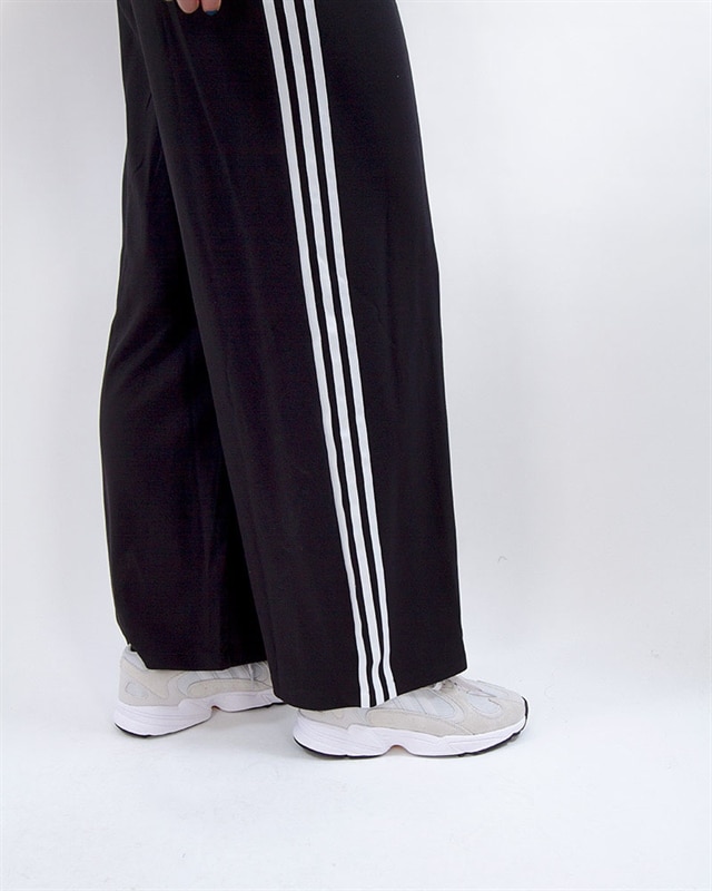 Hilsen du er Zoom ind adidas Originals Jumpsuit | DU7259 | Black | Kläder | Footish