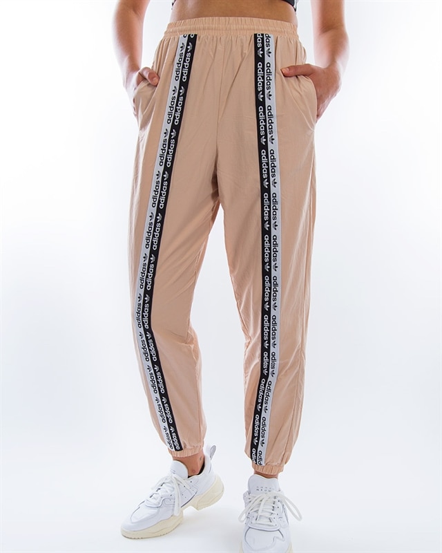 adidas sweatpants dam