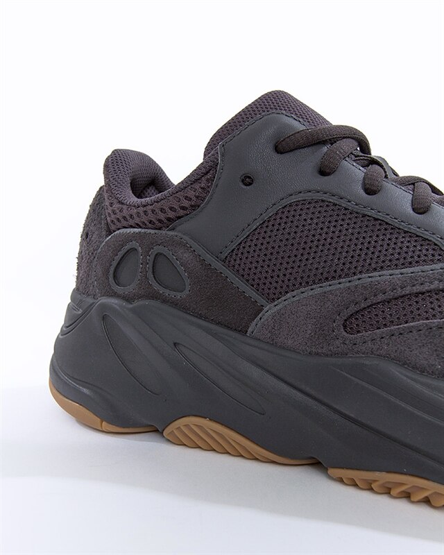 adidas boost 700