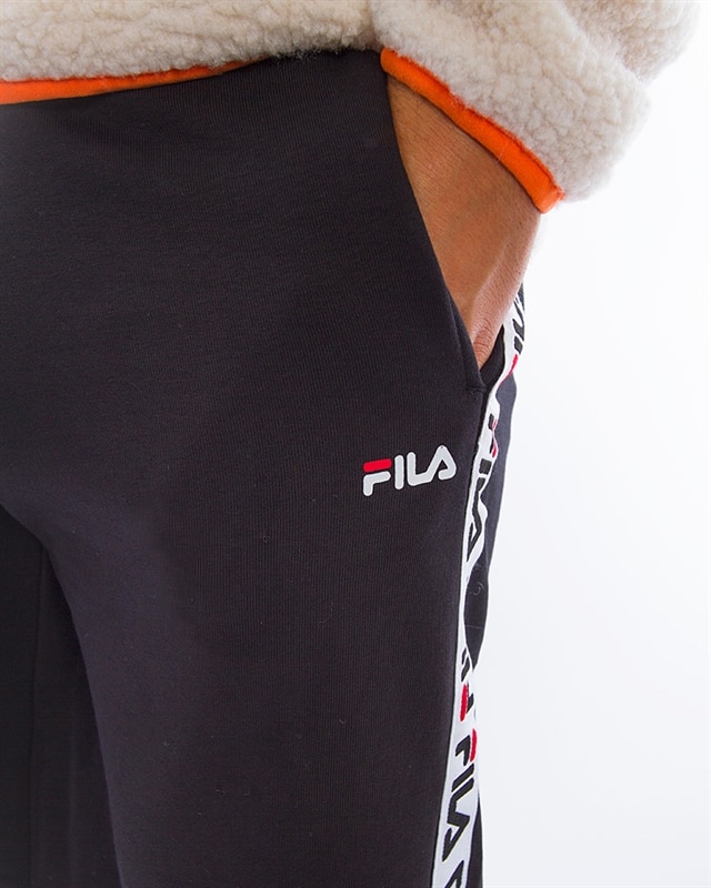 Fila tadeo on sale tape sweatpants