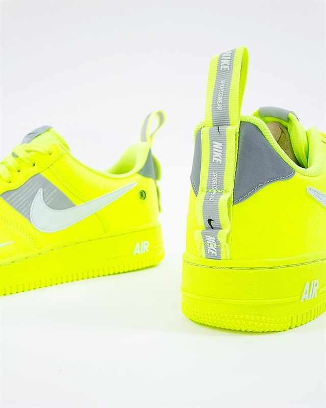 Nike Air Force 1 Utility Volt AJ7747-700 Photos