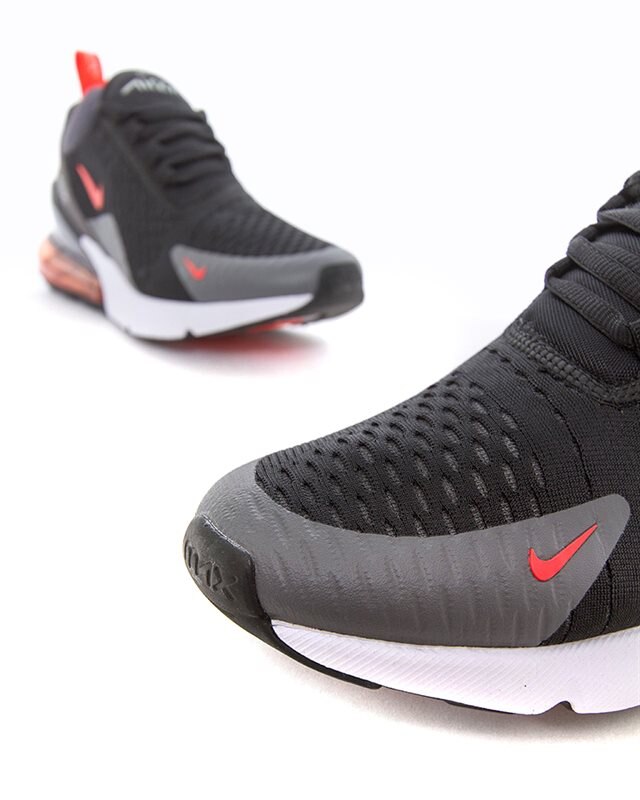 mercurial cinza e vermelho