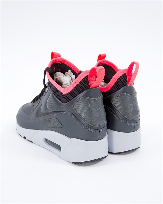 Nike Air Max 90 Ultra Mid Winter | 924458 003 | Black | Sneakers | Skor | Footish Nike Air Max 90 Ultra Mid Winter | 924458 003 | Black | Sneakers | Skor | Footish