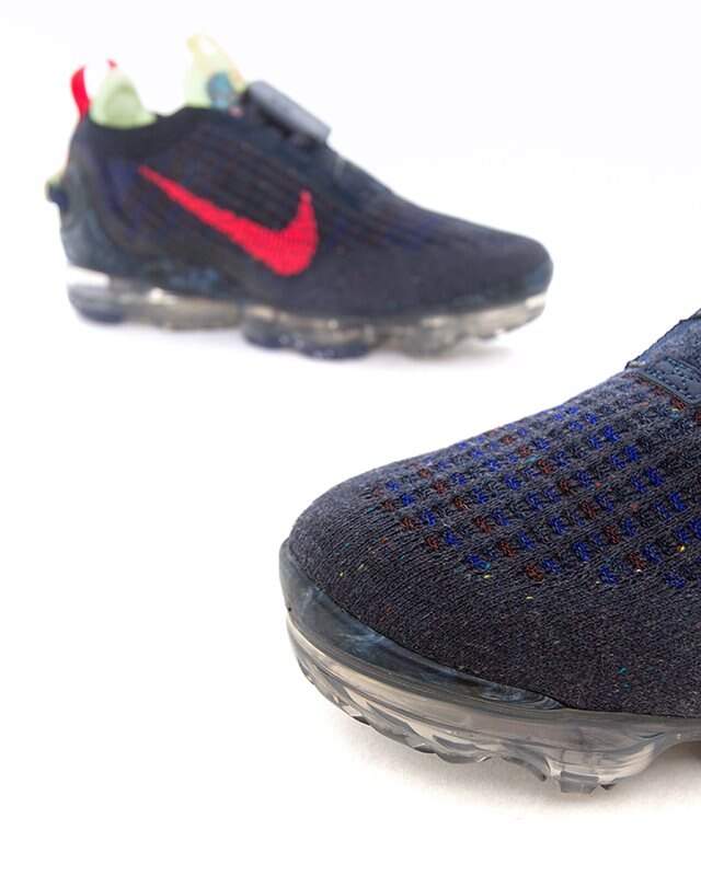 nike air vapormax 2020 flyknit trainers in obsidian