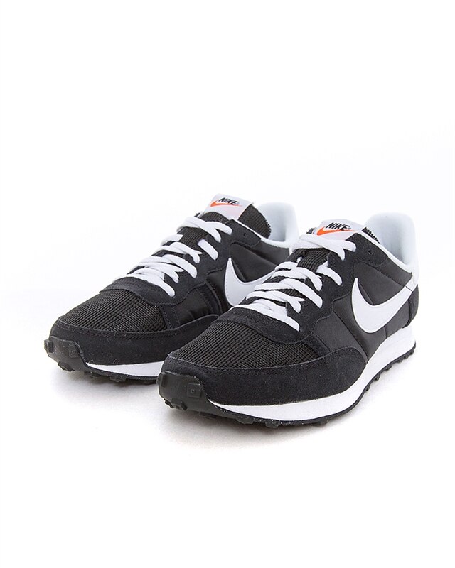 nike challenger og se black