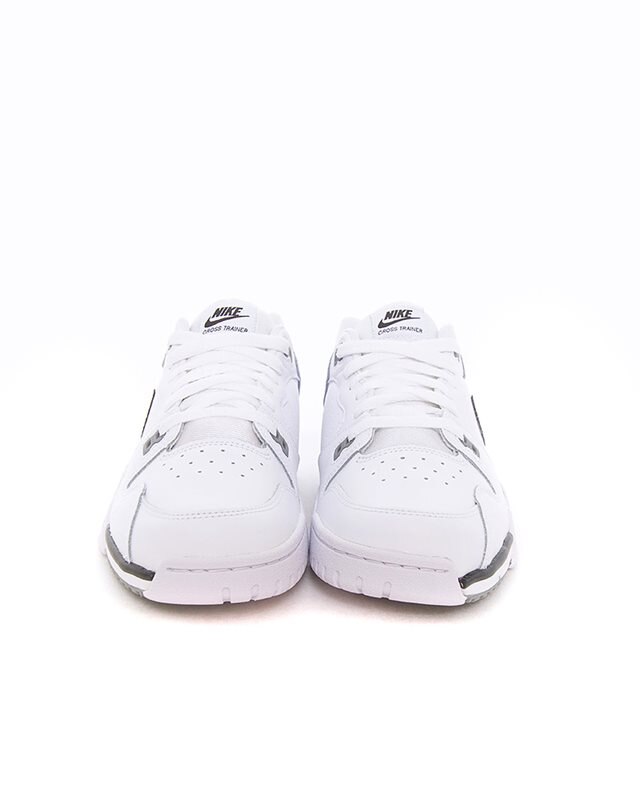 nike cross trainer low white