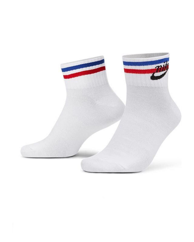 Nike Everyday Essential Ankle Socks (3 Pairs) (DX5080-100)