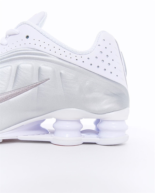 academy sports nike shox