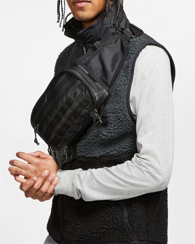 Nike sportswear sales rpm waistpack