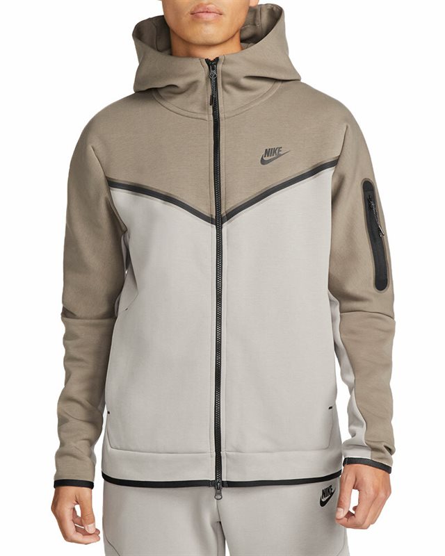 Nike Sportswear Tech Fleece | DV0537-040 | Gray | Clothes | Footish