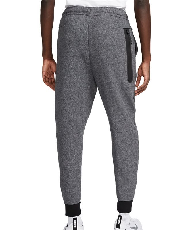 nike sportswear winterized tech fleece