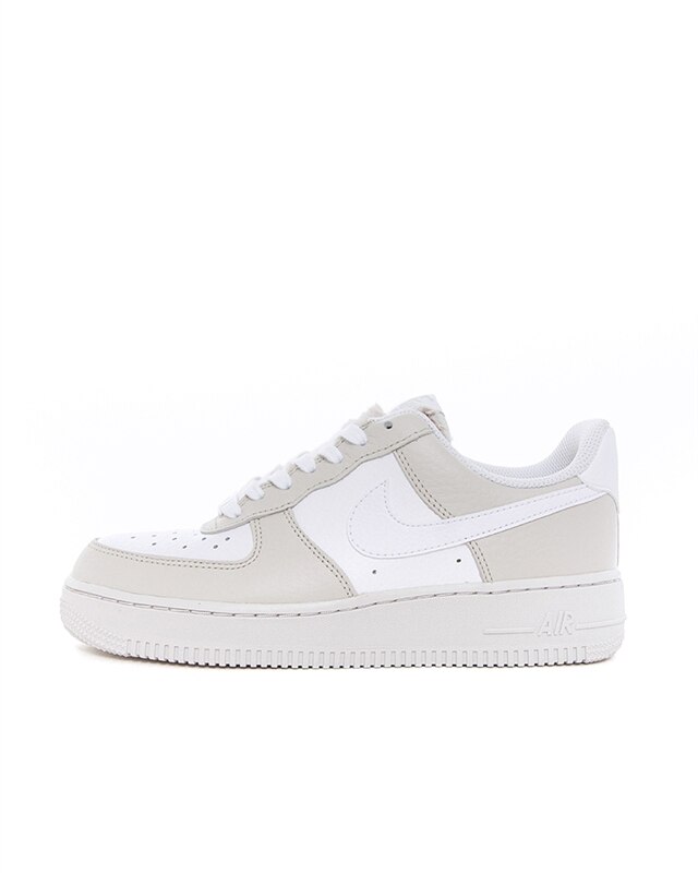 Nike Wmns Air Force 1 07 (DC1165-001)