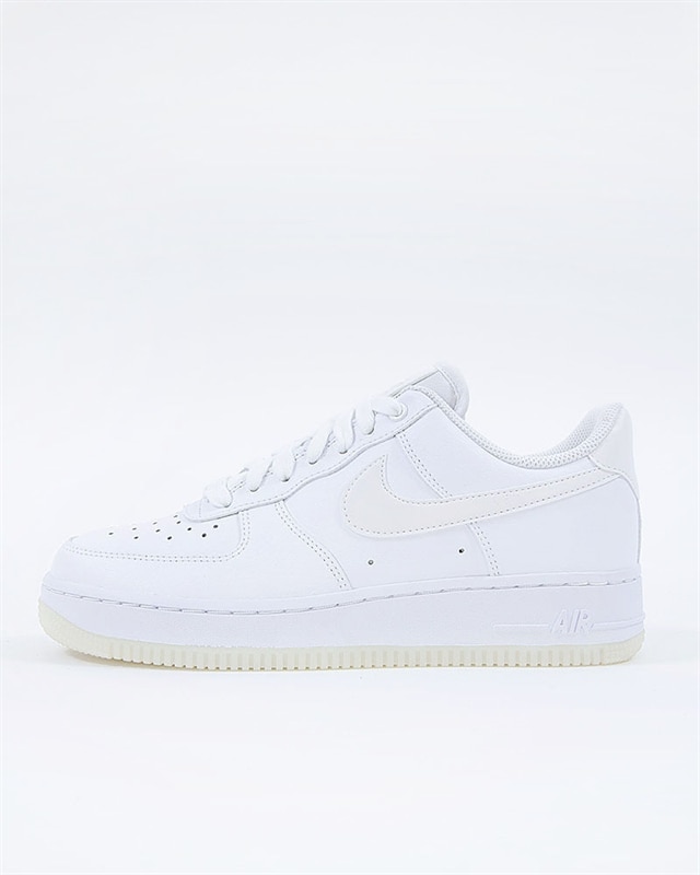 Nike Wmns Air Force 1 07 Essential (AO2132-101)