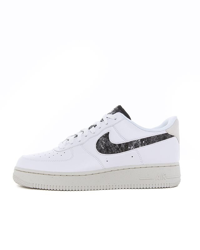 Nike Wmns Air Force 1 07 SE (DA6682-100)