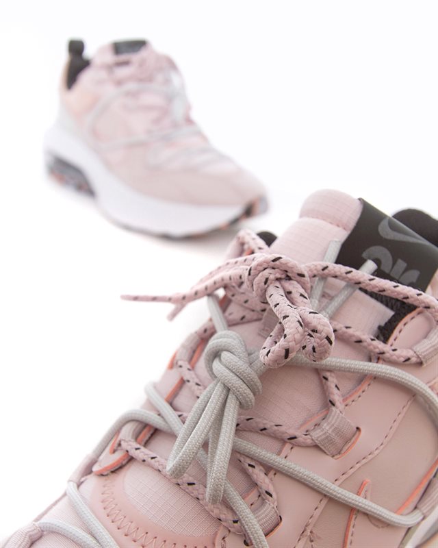 nike air max viva trainers in barely rose pink