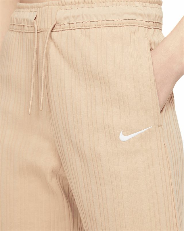 nike trend joggers oatmeal