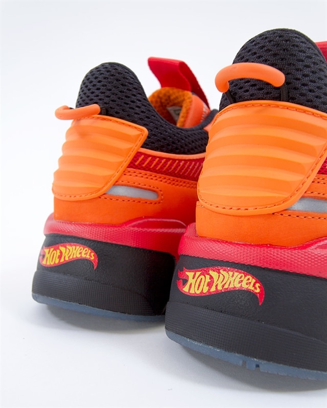 Puma rs x hot wheels camaro 2025