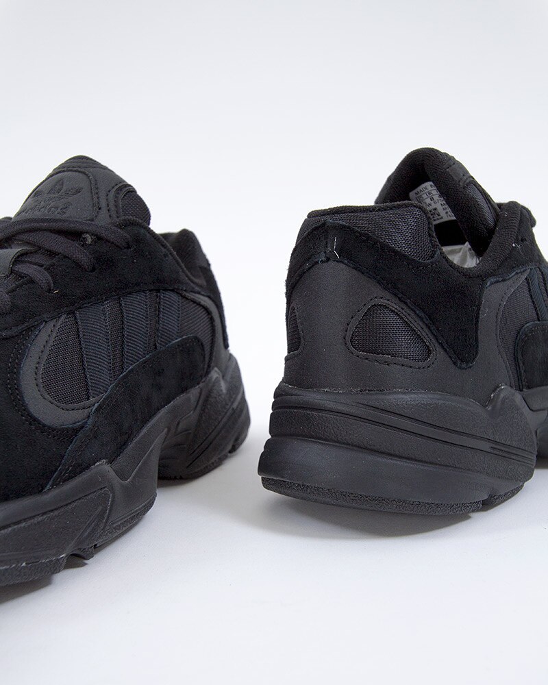 adidas originals yung 1 og black