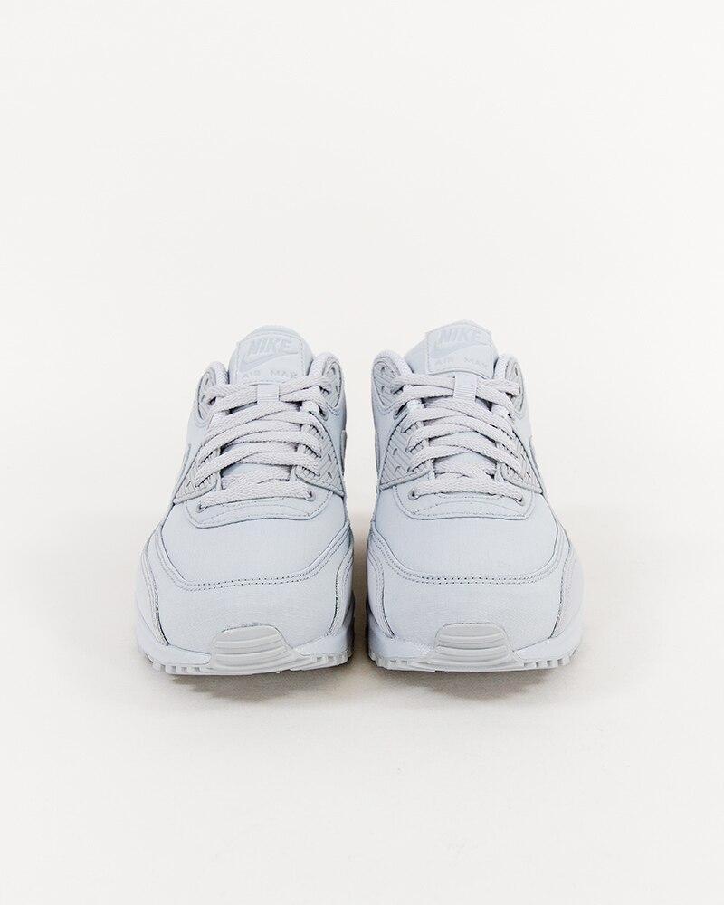 537384 nike