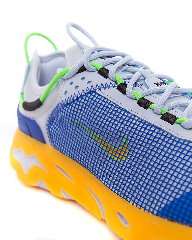 new nike react live