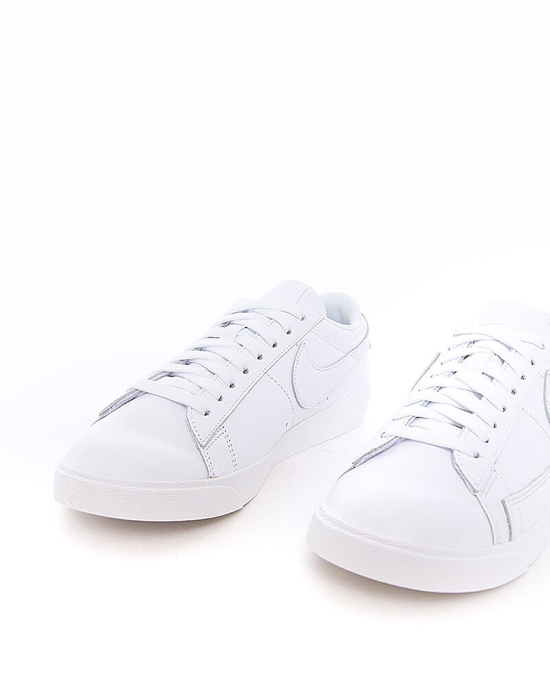 nike wmns blazer low le