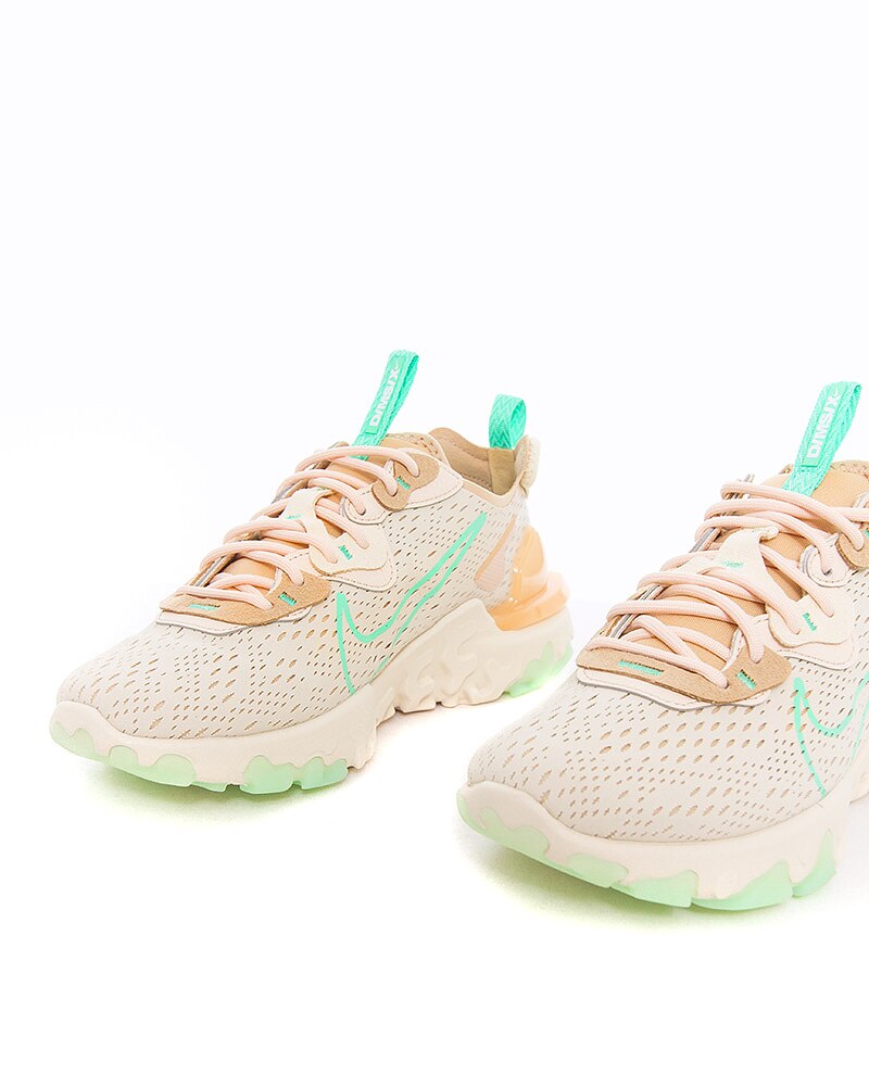 wmns react