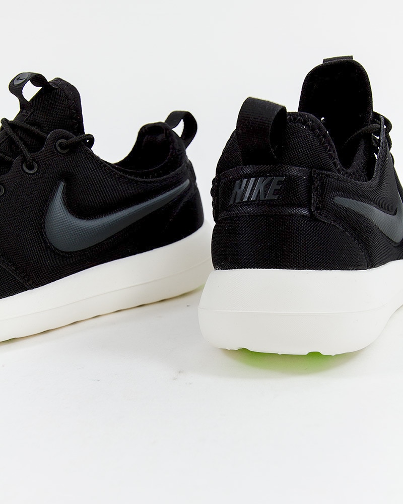 nike wmns roshe two
